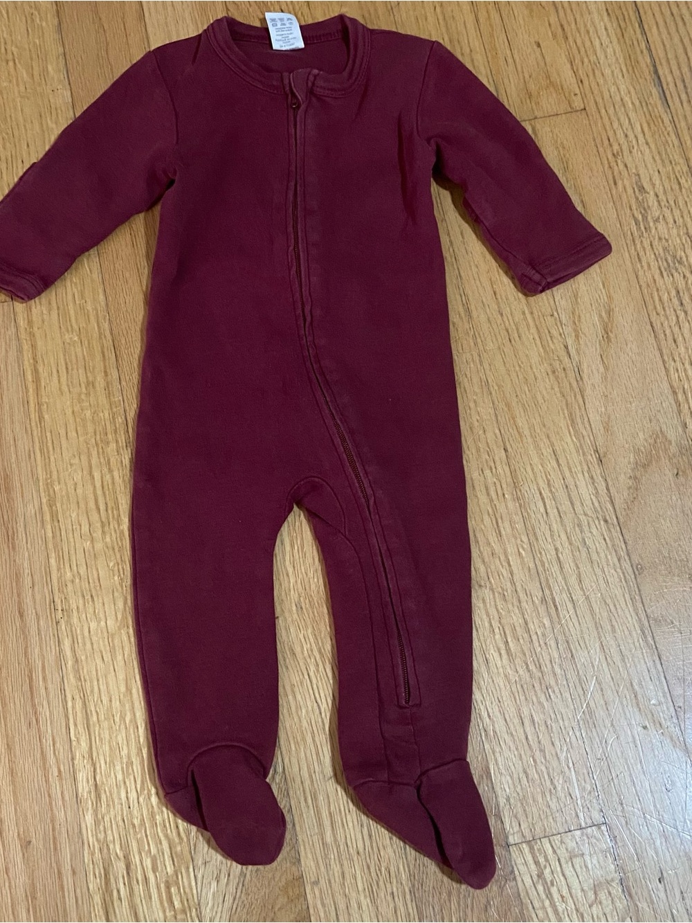 Kate Quinn Organic Cotton Footed Sleeper Pajamas - Solid Maroon / Plum Size 3-6